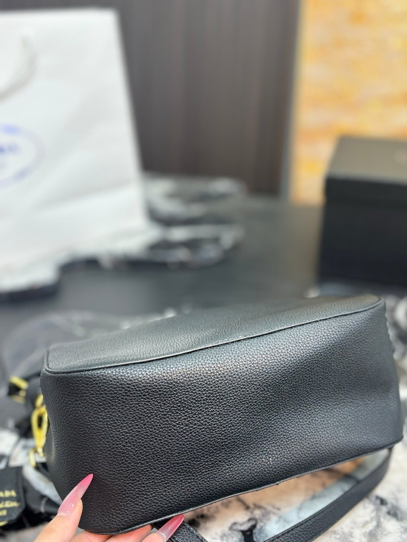 프라다 블랙 데일리 호보백 31