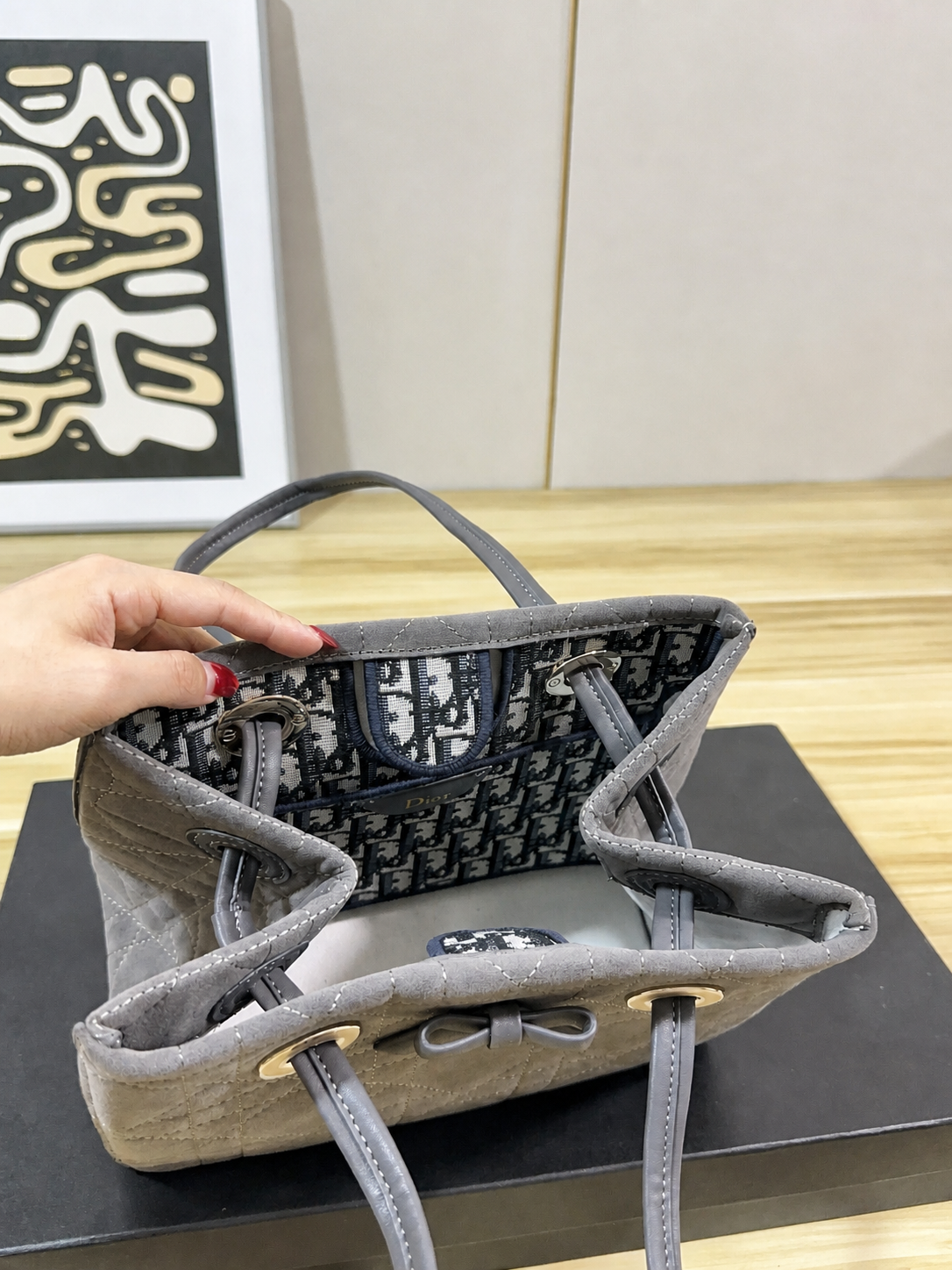 디올 클래식 북 토트백 38