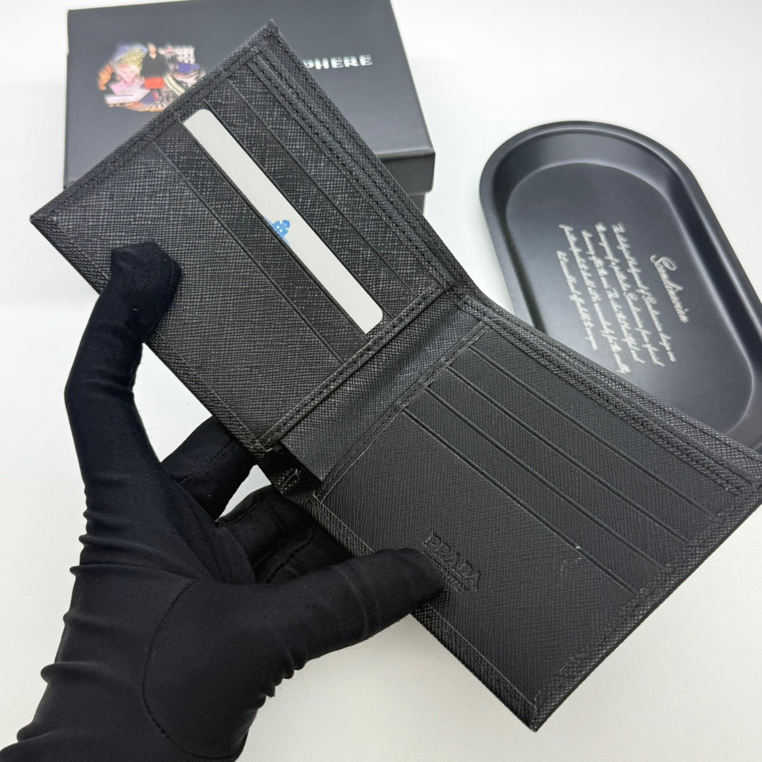 프라다 트라이앵글 사피아노 반지갑 42