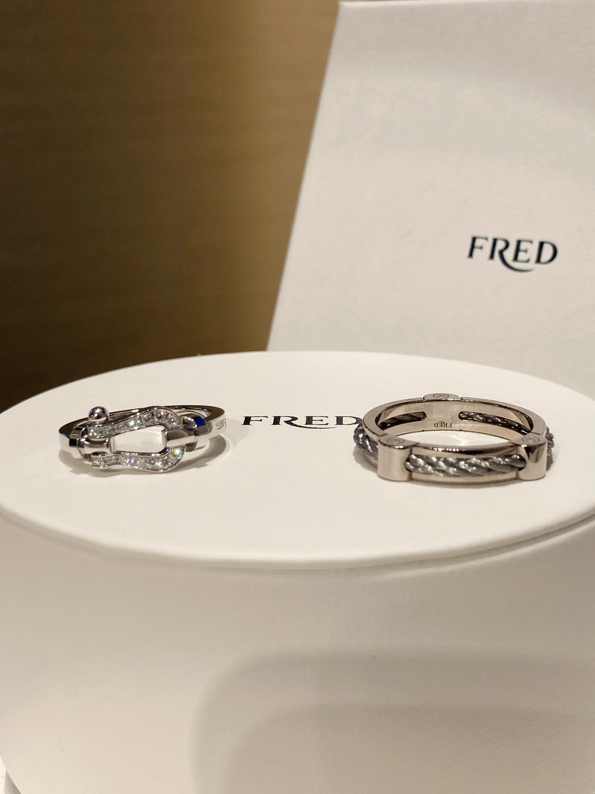 FRED ✨FRED, 로맨틱한 선물이자 사랑의 간증!