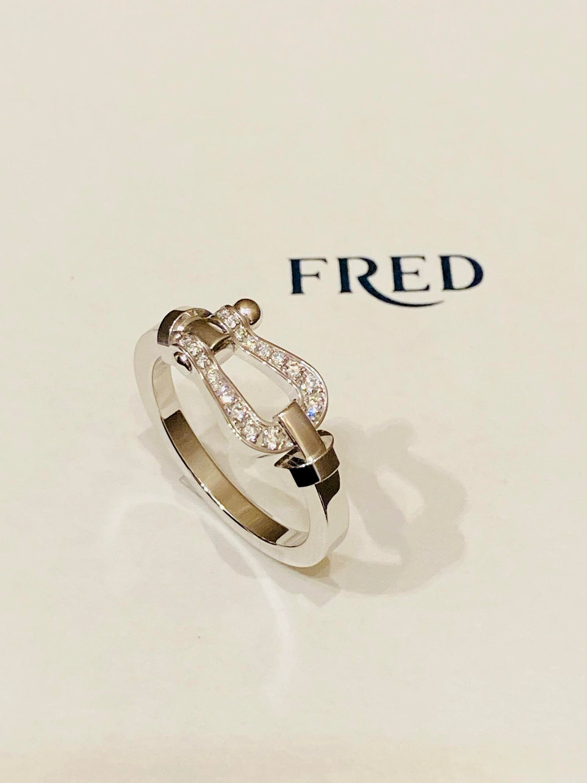 FRED ✨행운을 빕니다➕착용: 포스 10 말굽 버클 다이아몬드 반지!