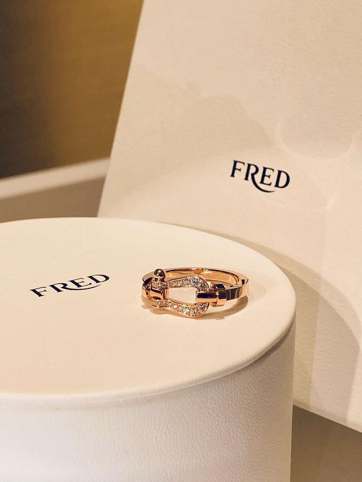 FRED ✨그렇습니다. 사랑과 용기를 손에 쥐세요! FRED 뉴 링