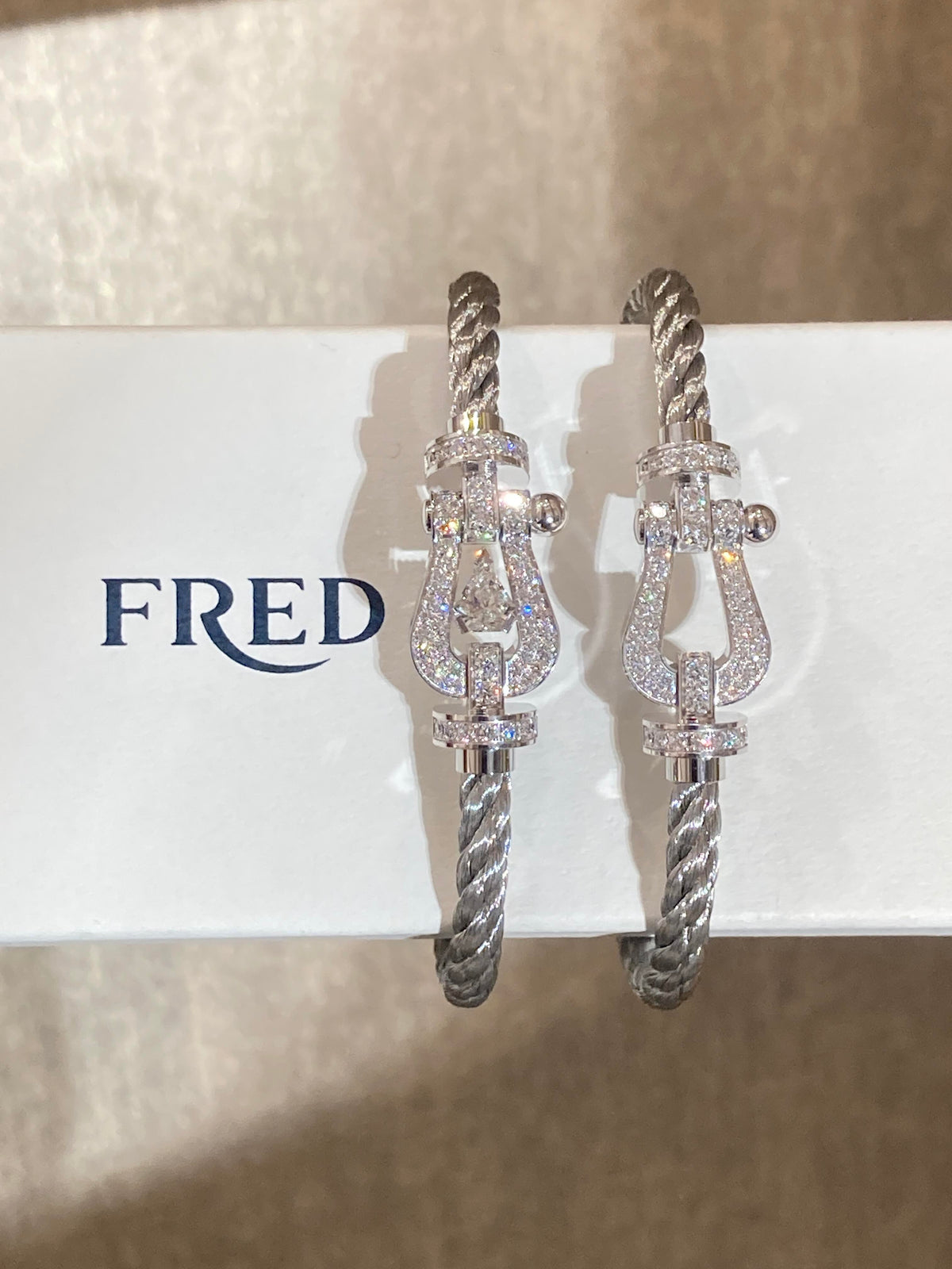 FRED 0가지 선물🎁｜중요하고 행복한 순간을 기록하세요