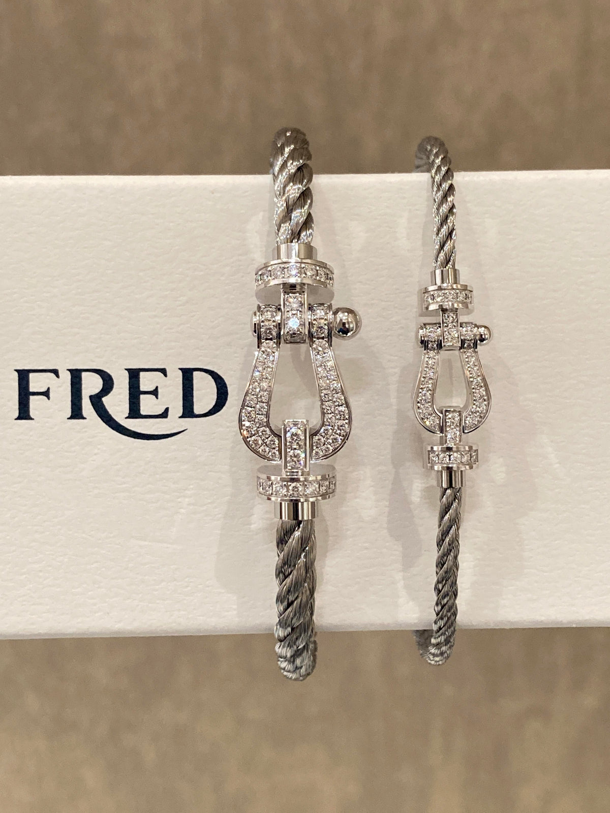 FRED 0가지 선물🎁｜중요하고 행복한 순간을 기록하세요