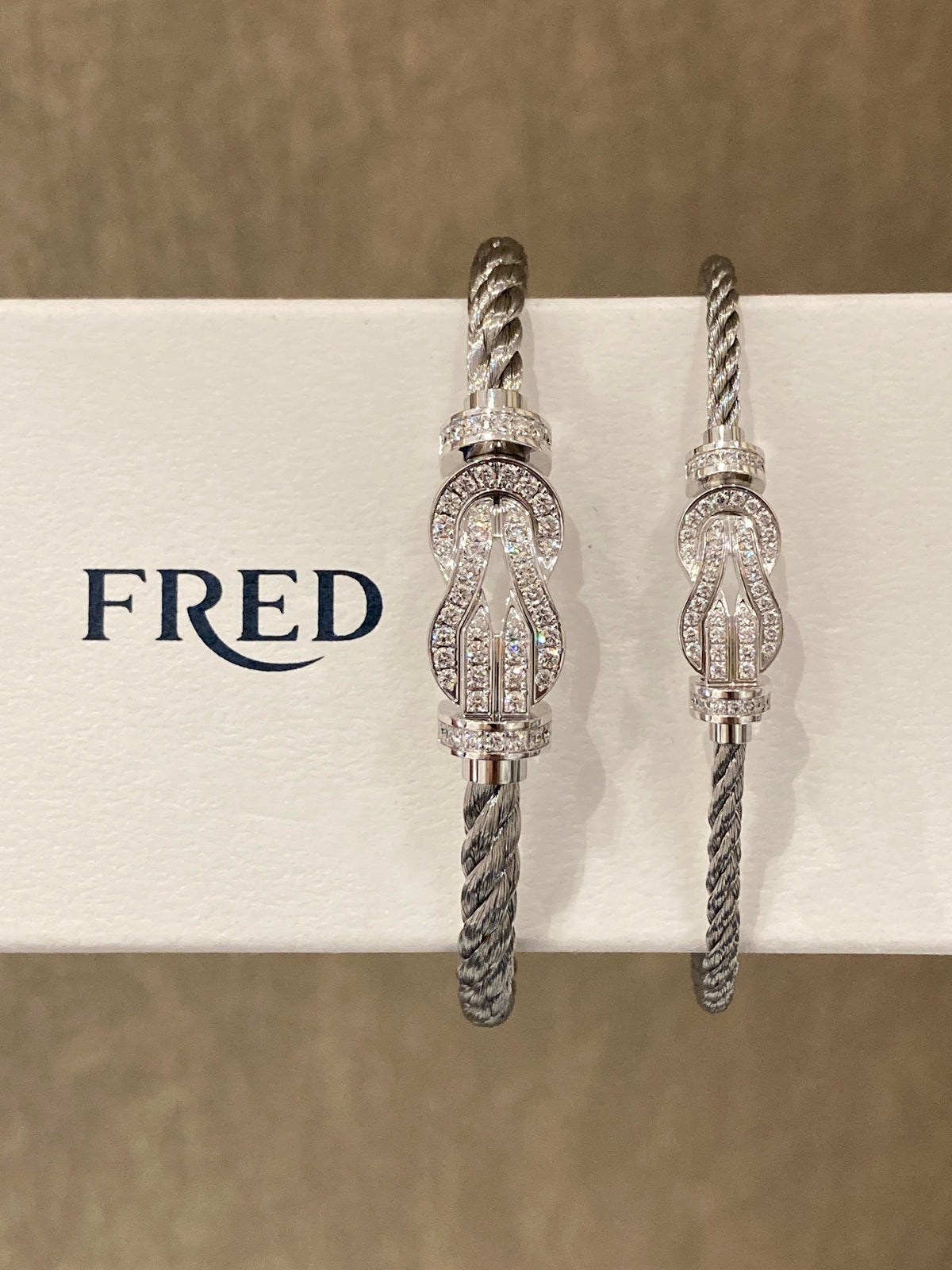 FRED 0가지 선물🎁｜중요하고 행복한 순간을 기록하세요
