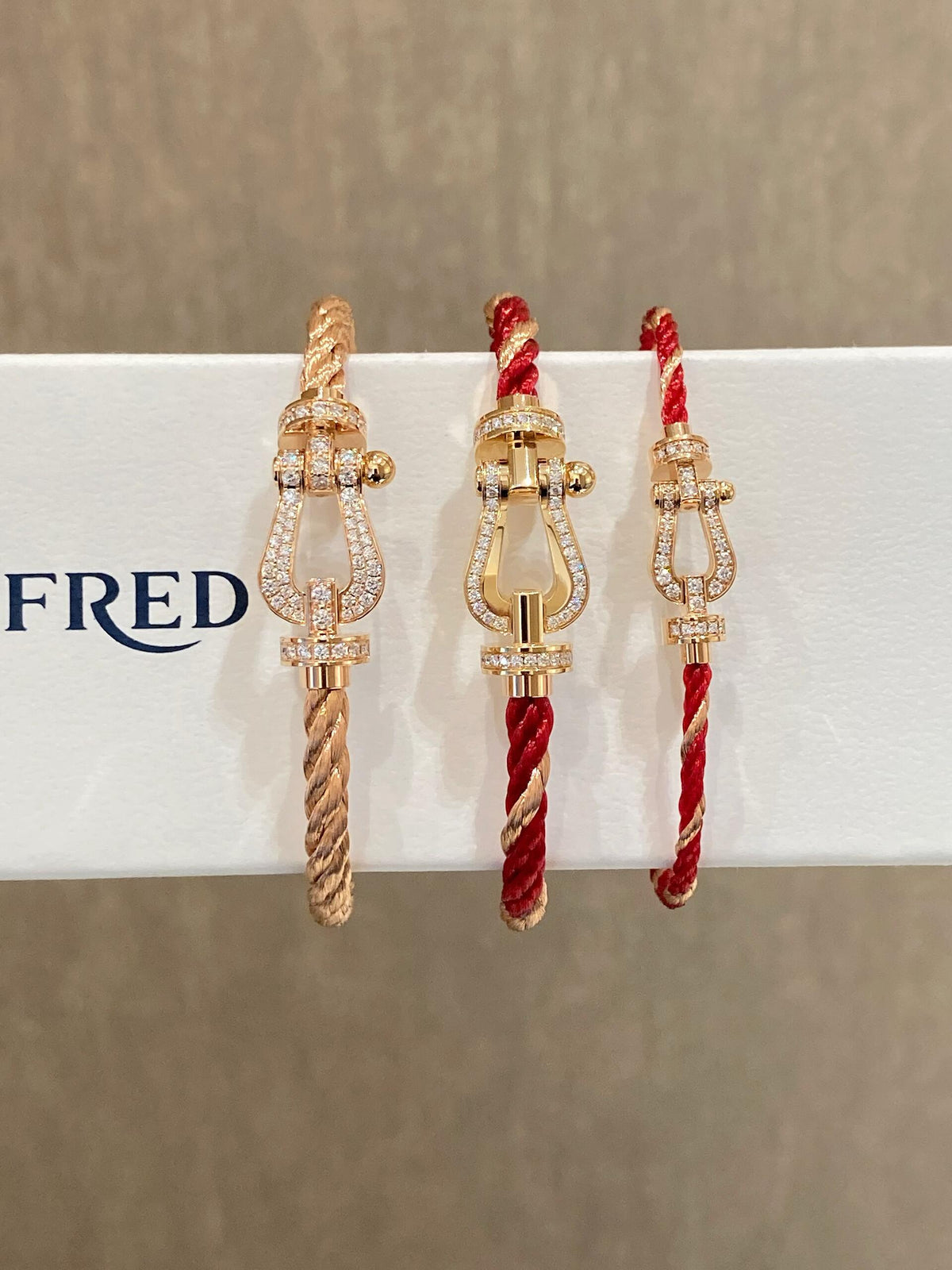 FRED ✨여자들은 선물을 받으면 깜짝 놀랄 것입니다🎁FRED 팔찌