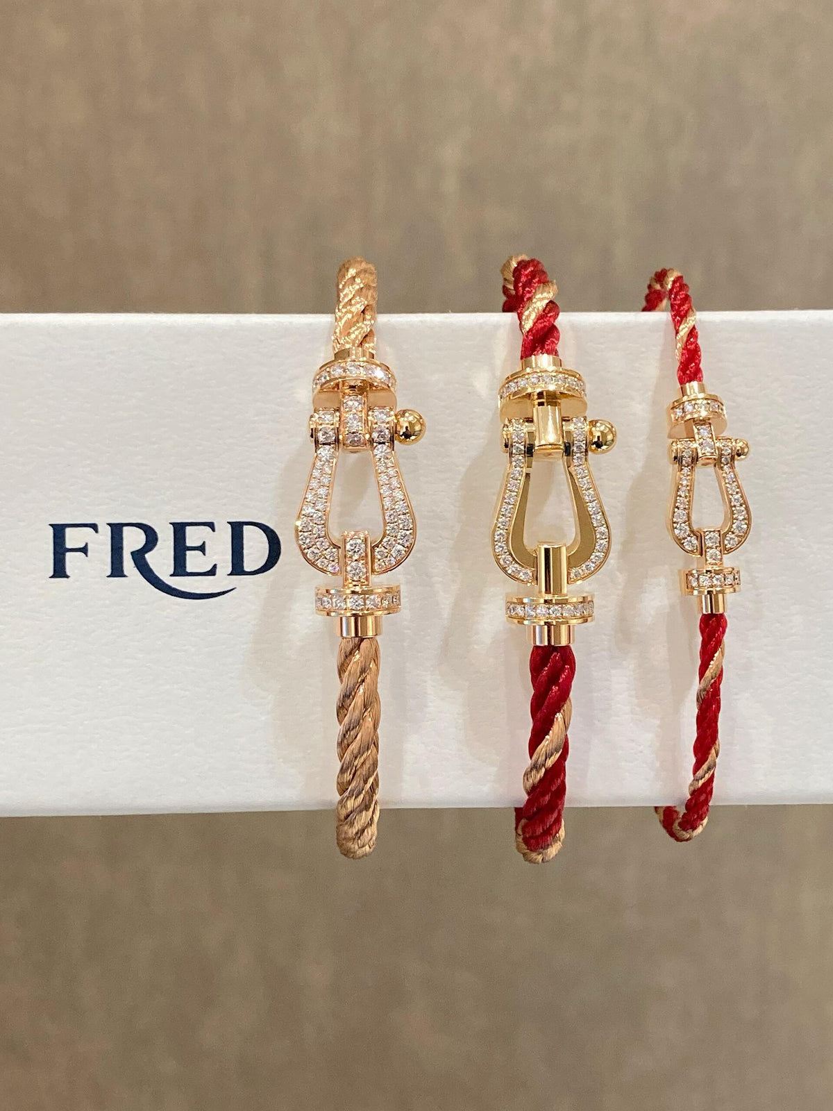 FRED ✨여자들은 선물을 받으면 깜짝 놀랄 것입니다🎁FRED 팔찌