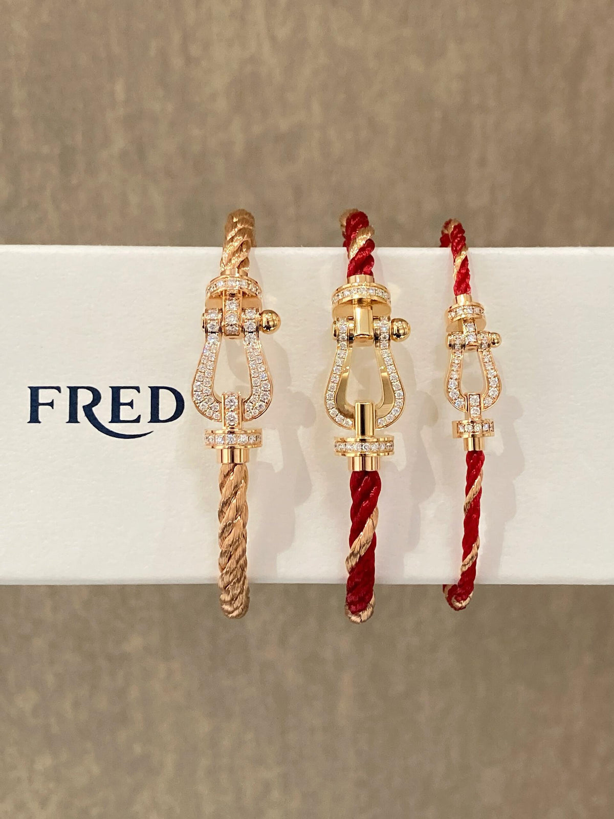 FRED ✨여자들은 선물을 받으면 깜짝 놀랄 것입니다🎁FRED 팔찌