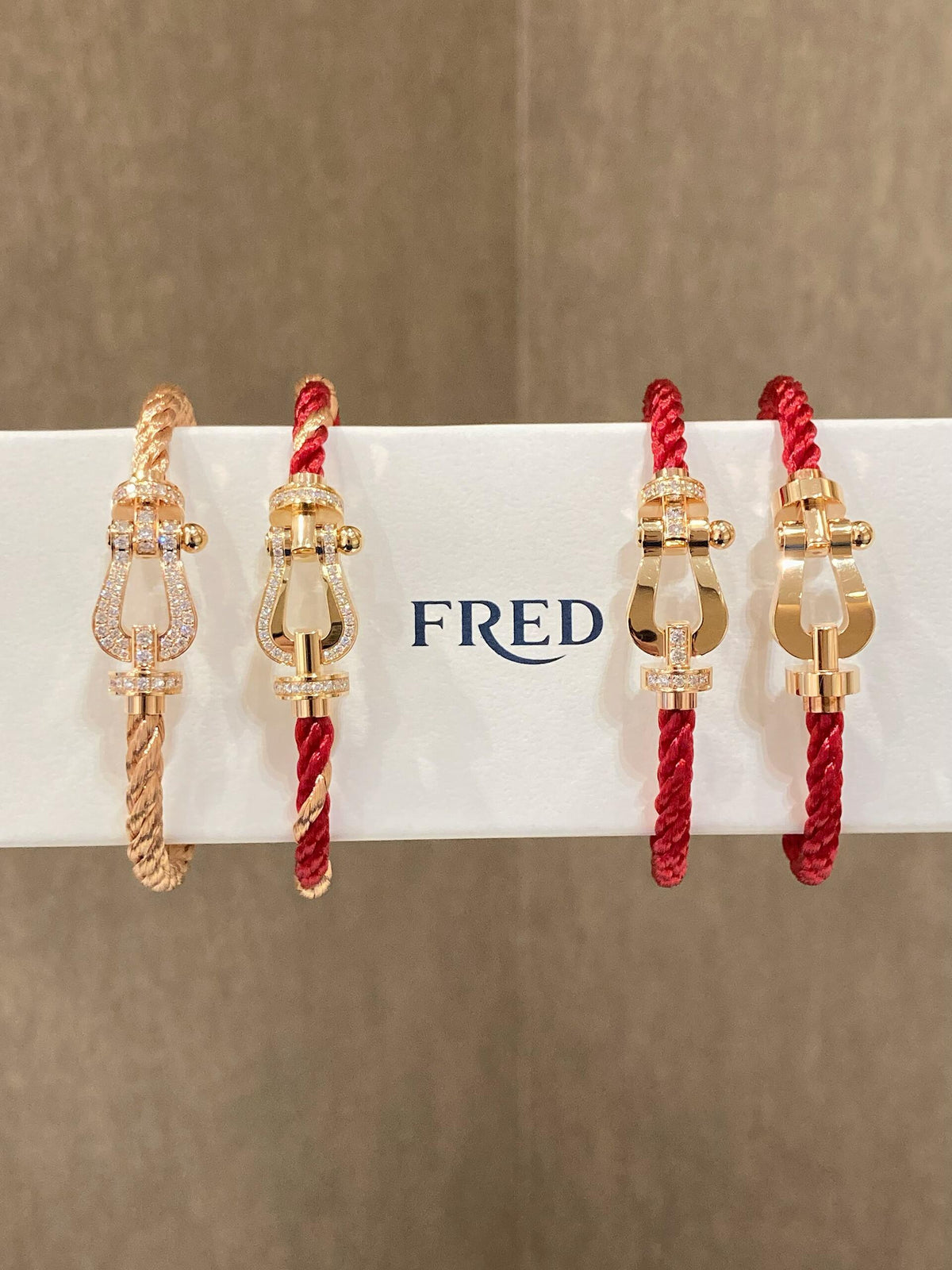 FRED ✨새해 행운을 빌며 "말굽 버클"을 선택하세요! 프레드 레드 로프