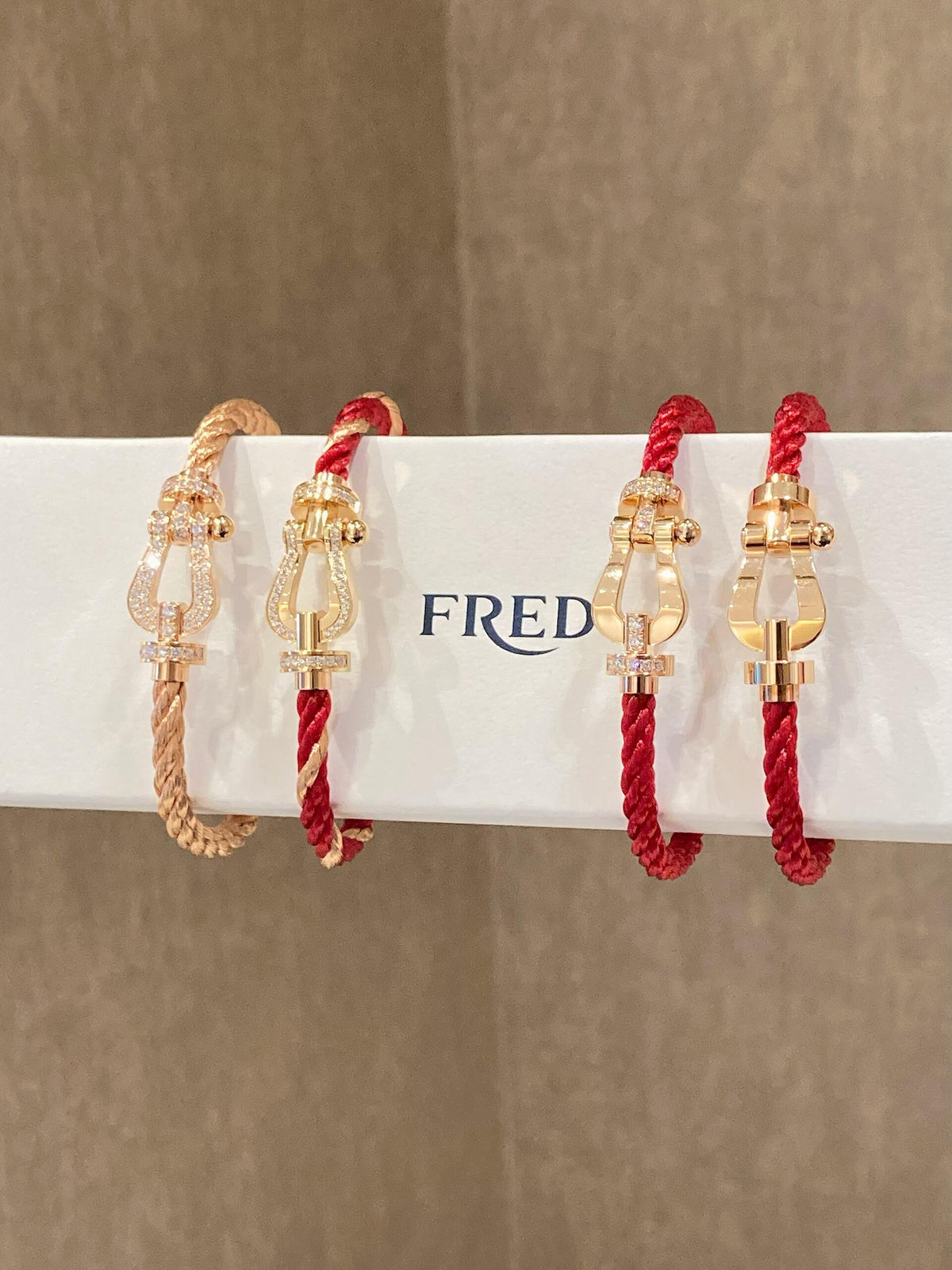 FRED ✨새해 행운을 빌며 "말굽 버클"을 선택하세요! 프레드 레드 로프