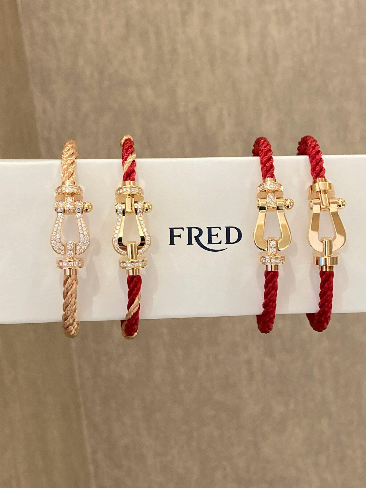 FRED ✨새해 행운을 빌며 "말굽 버클"을 선택하세요! 프레드 레드 로프