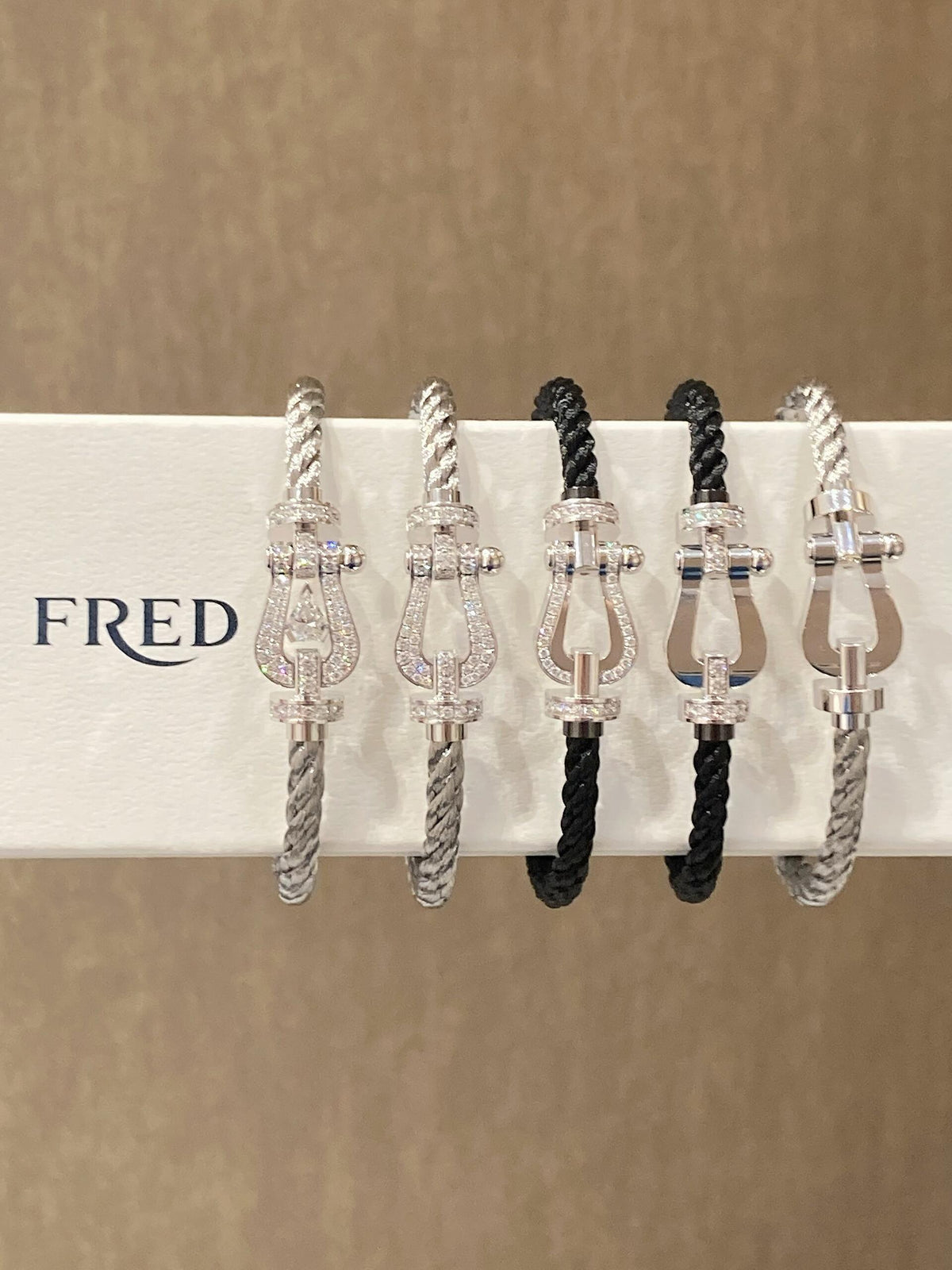 FRED ✨빛나게 빛나라 안녕 에이프릴! 포스 10 브레이슬릿