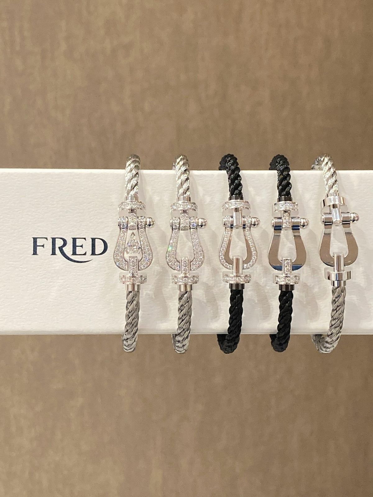 FRED ✨빛나게 빛나라 안녕 에이프릴! 포스 10 브레이슬릿