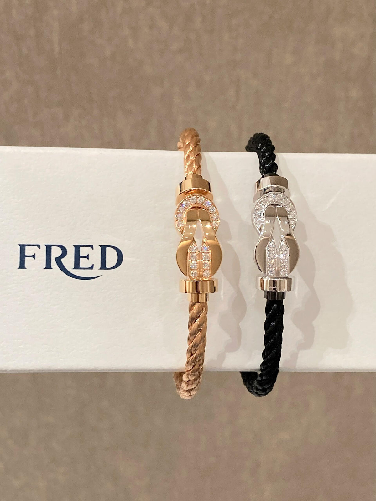 FRED ✨모든 순간이 무한한 가능성으로 가득 차길✨"8인치 행운팔찌"