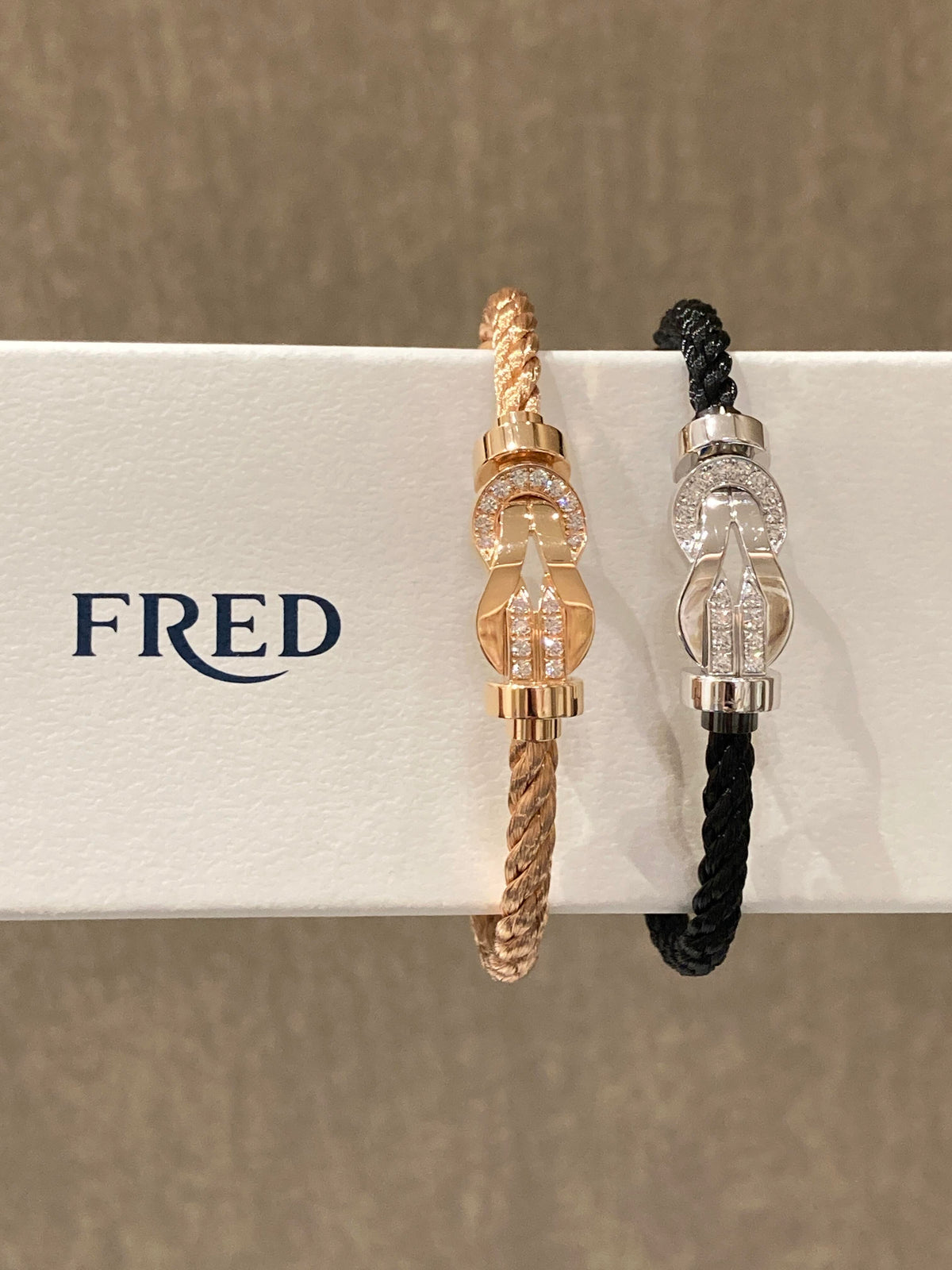 FRED ✨모든 순간이 무한한 가능성으로 가득 차길✨"8인치 행운팔찌"