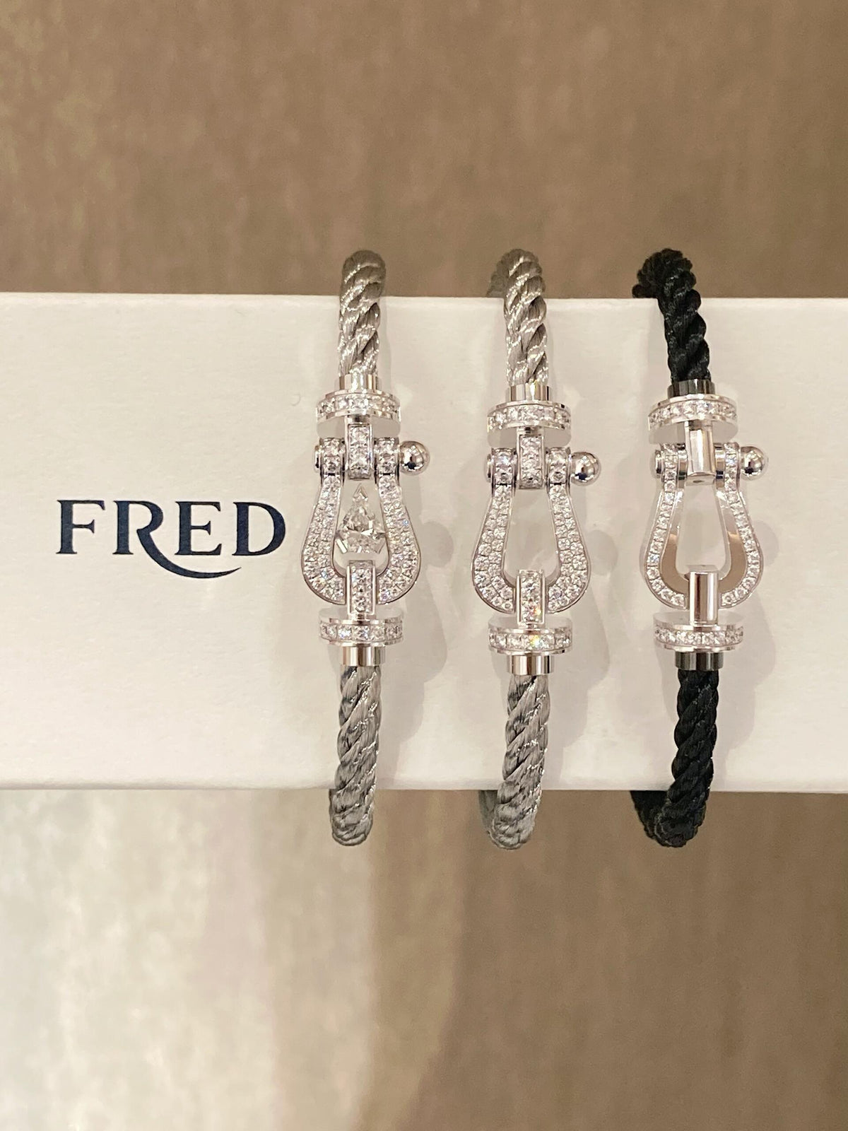 FRED ✨멋진 팔찌, 행복한 시간을 목격하세요! 포스 10 브레이슬릿