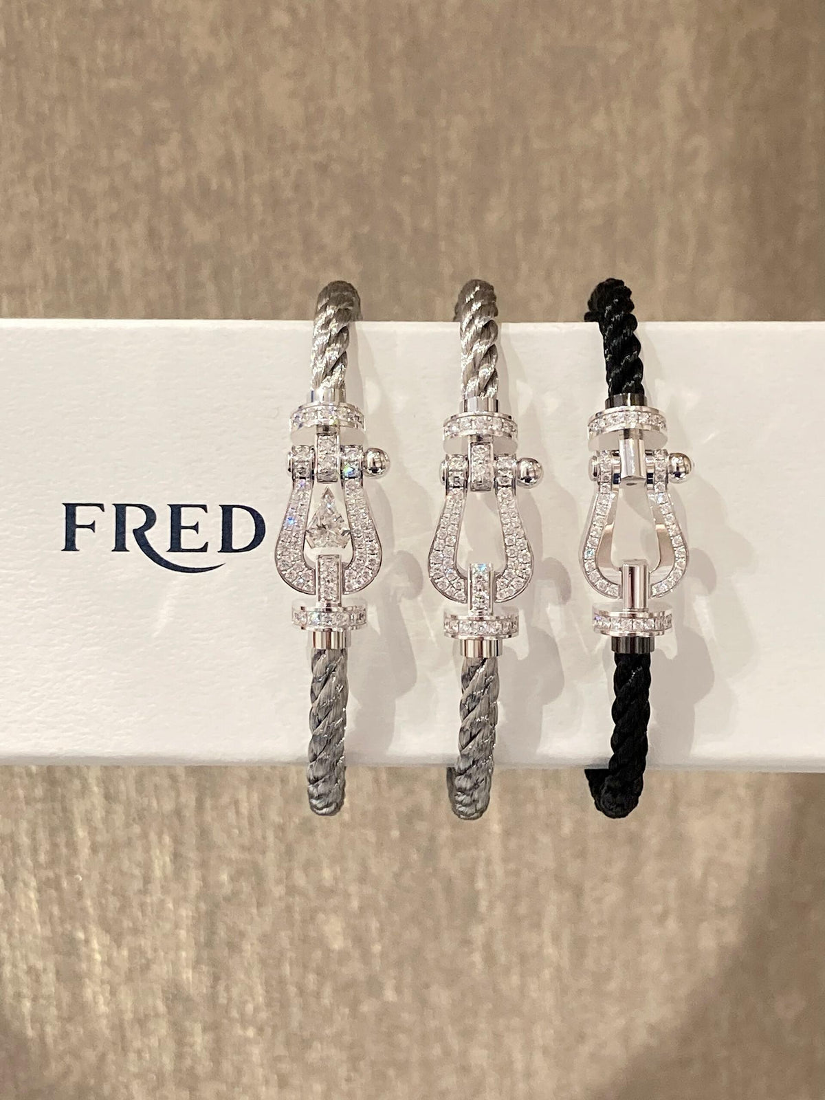 FRED ✨멋진 팔찌, 행복한 시간을 목격하세요! 포스 10 브레이슬릿