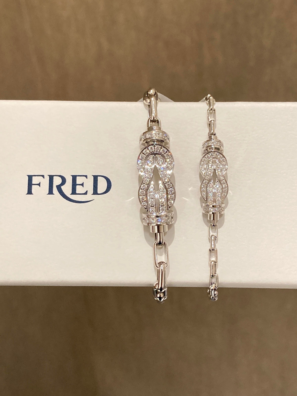 FRED 행운 팔찌를 착용하면 행운이 폭발할 것입니다! FRED페이든