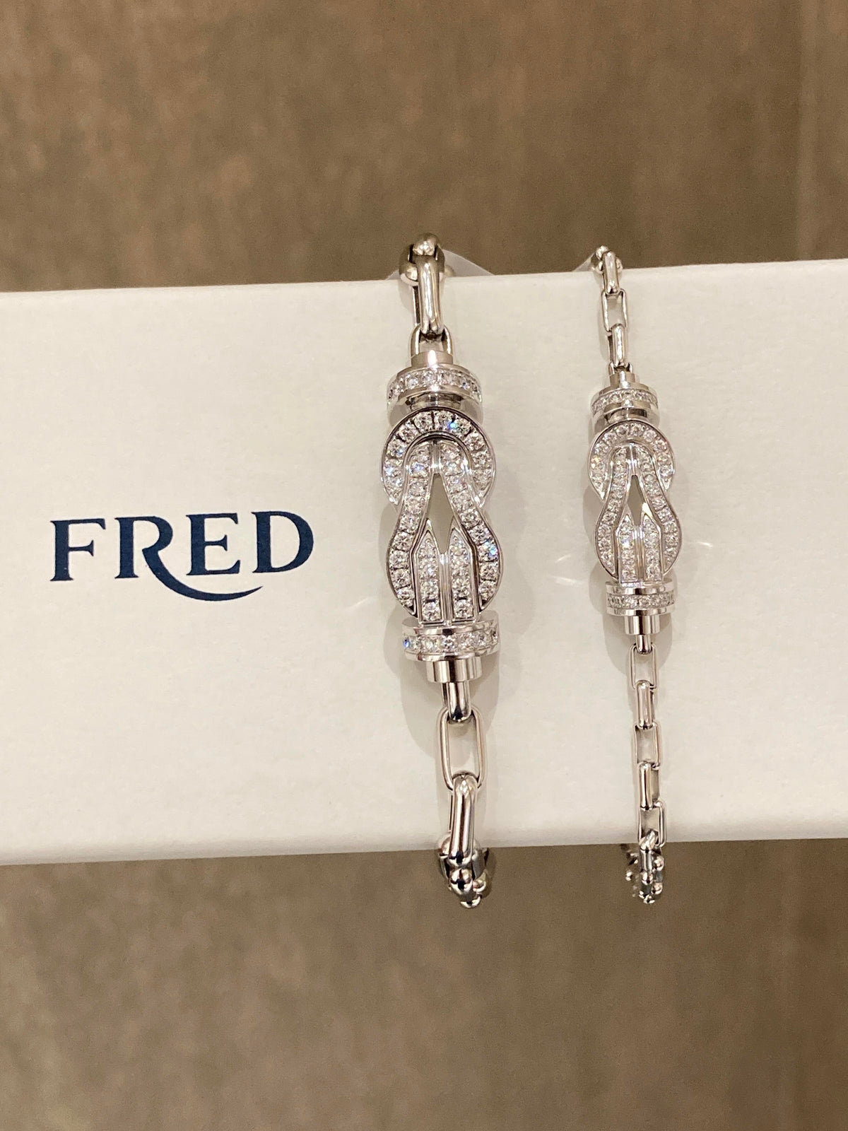 FRED 행운 팔찌를 착용하면 행운이 폭발할 것입니다! FRED페이든
