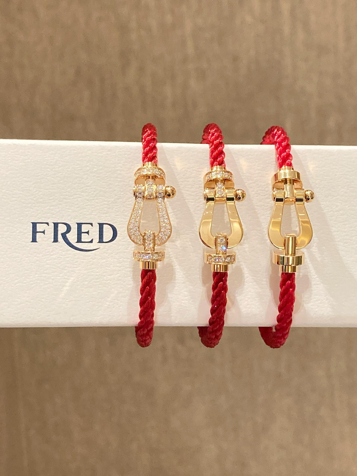 FRED 새해 붉은 줄 천장! FRED 포스 10 시리즈