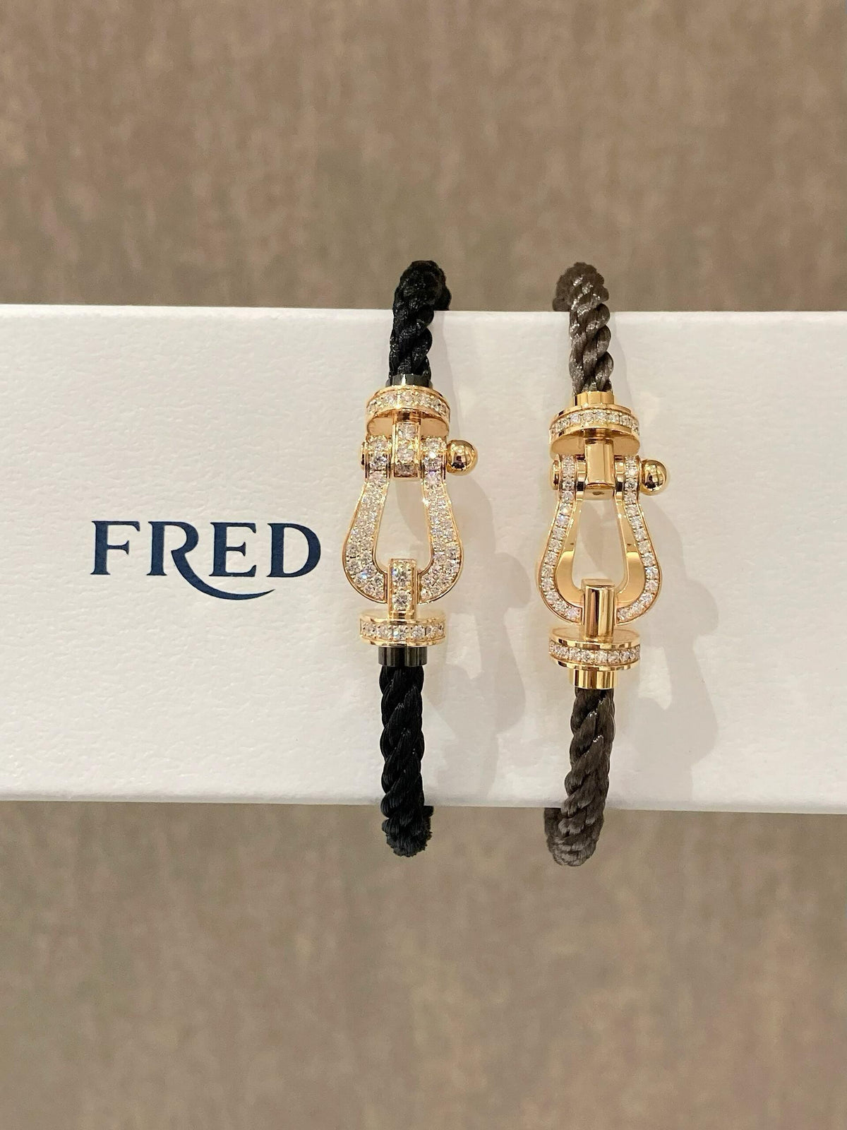 FRED 바람과 파도를 두려워하지 말고 계속 전진하세요! 포스 10 라지 브레이슬릿