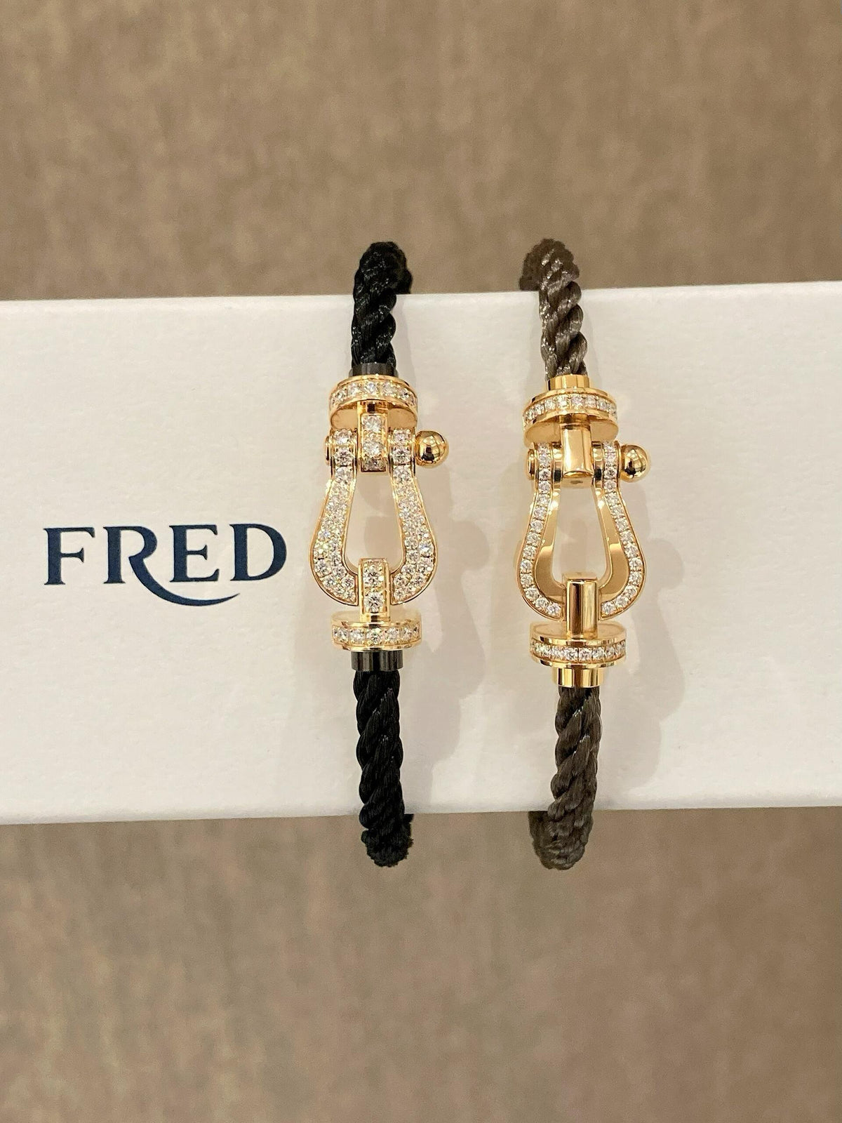 FRED 바람과 파도를 두려워하지 말고 계속 전진하세요! 포스 10 라지 브레이슬릿
