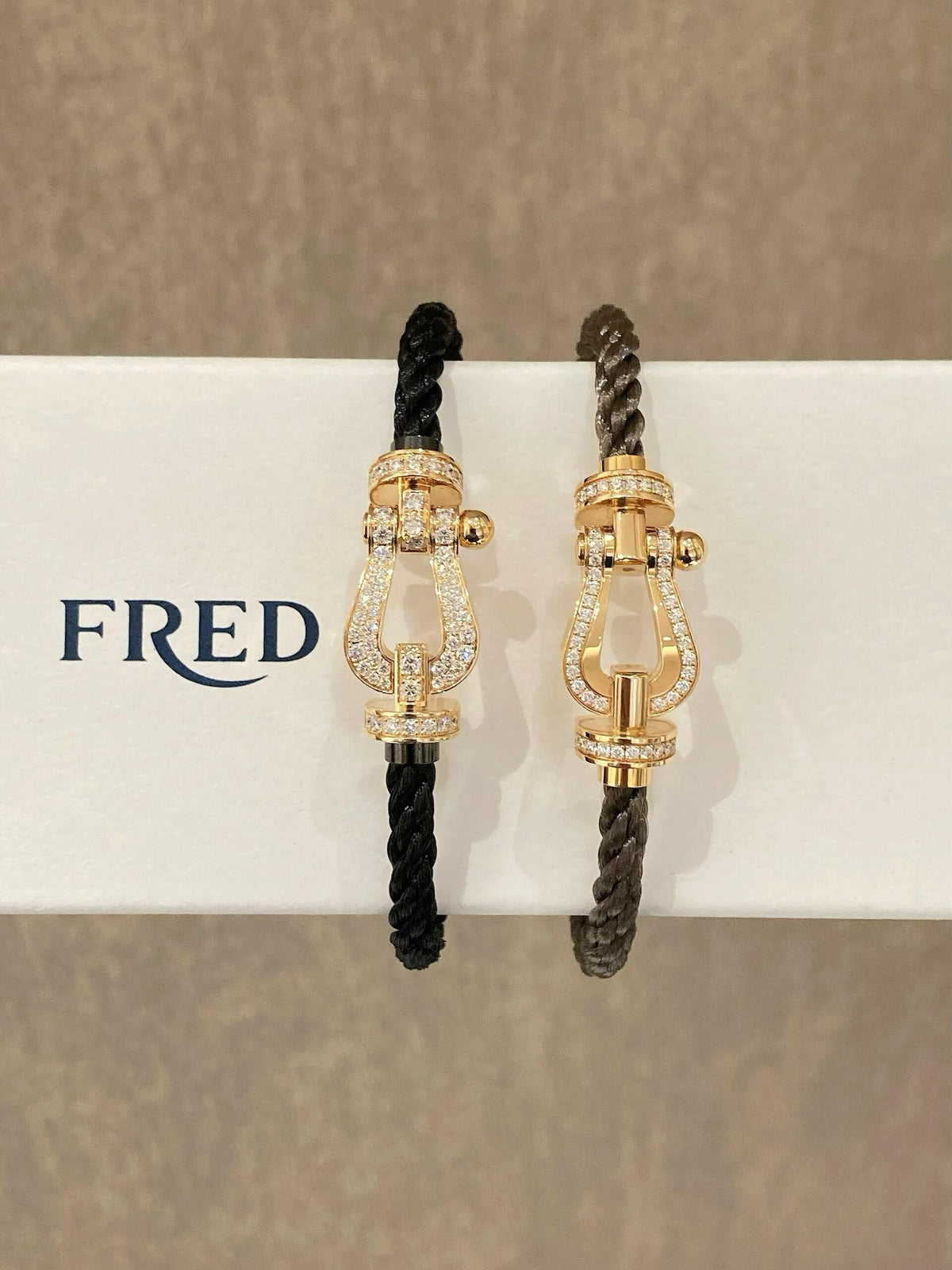 FRED 바람과 파도를 두려워하지 말고 계속 전진하세요! 포스 10 라지 브레이슬릿