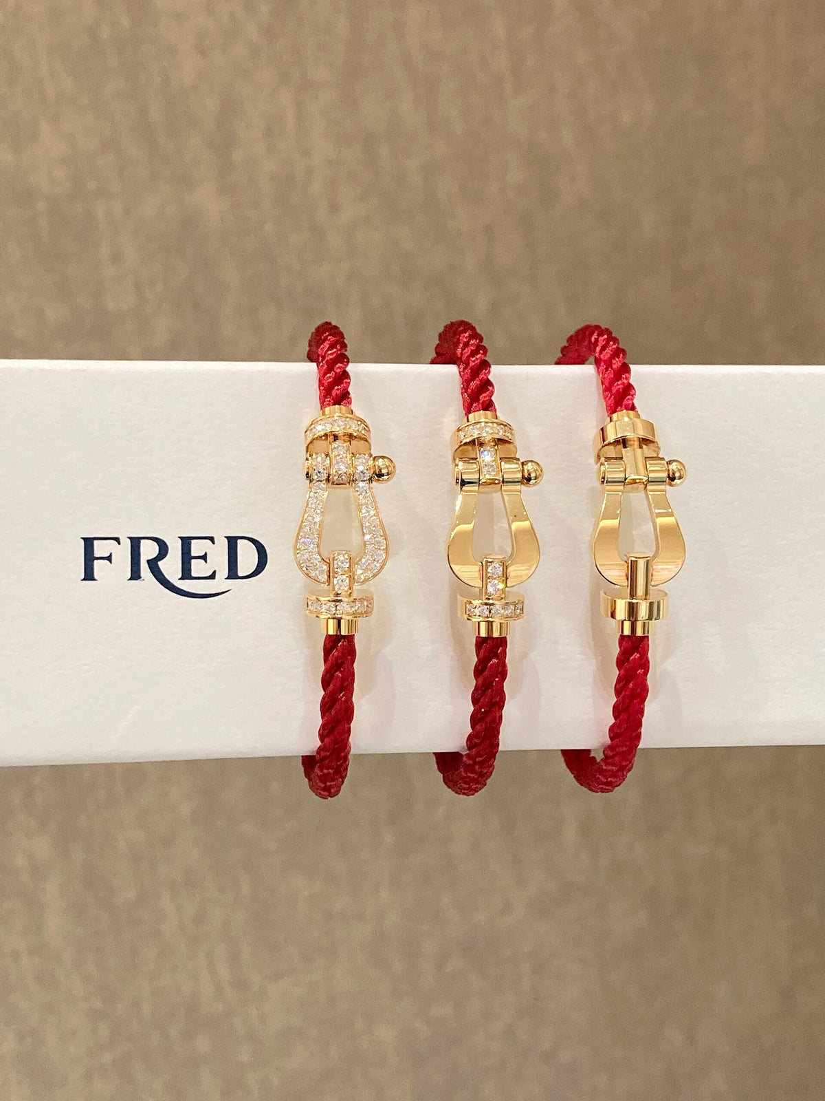 FRED 그녀를 사랑한다면 그녀에게 최선을 다하세요! 빨간 밧줄 천장!