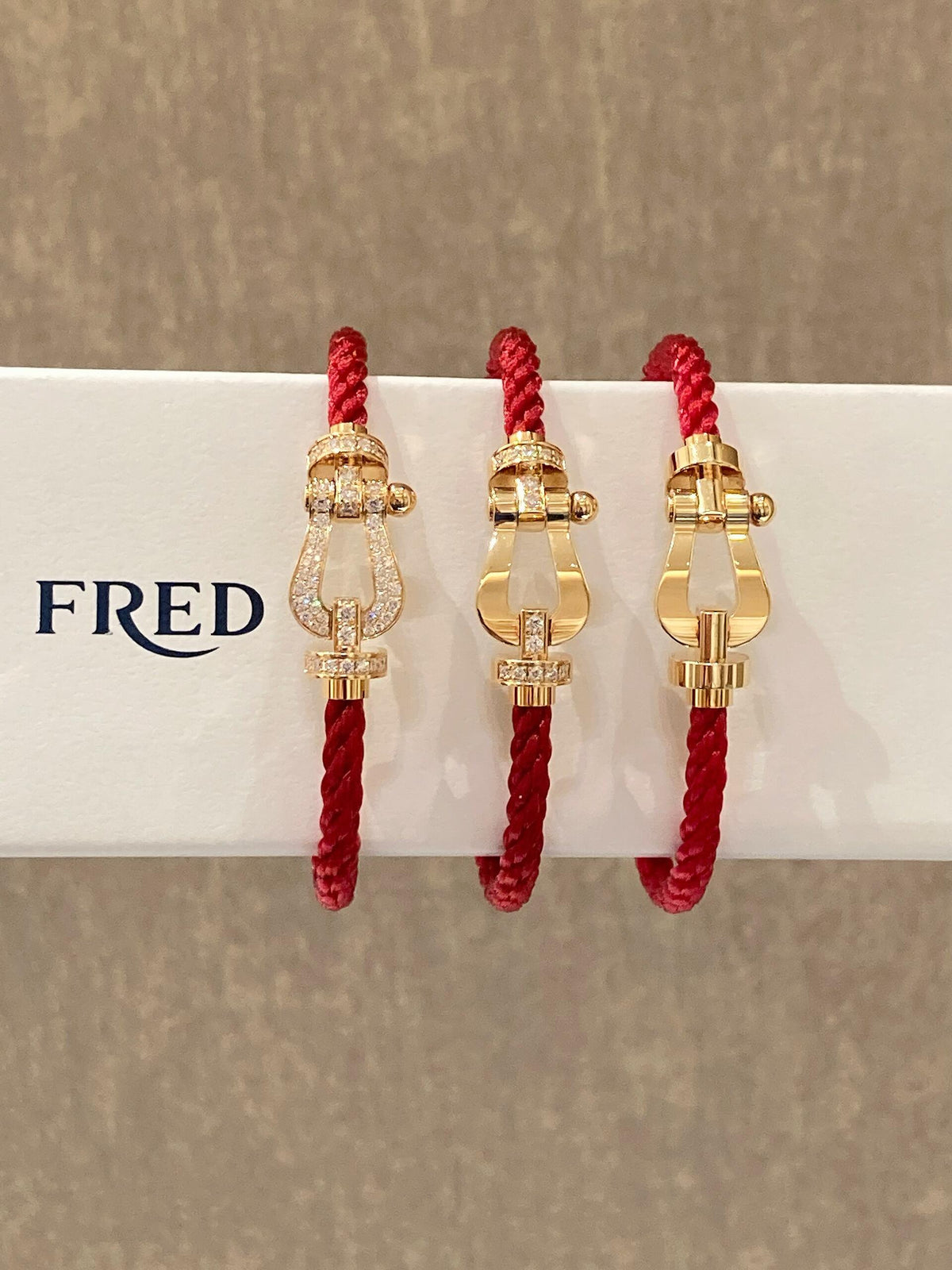 FRED 그녀를 사랑한다면 그녀에게 최선을 다하세요! 빨간 밧줄 천장!