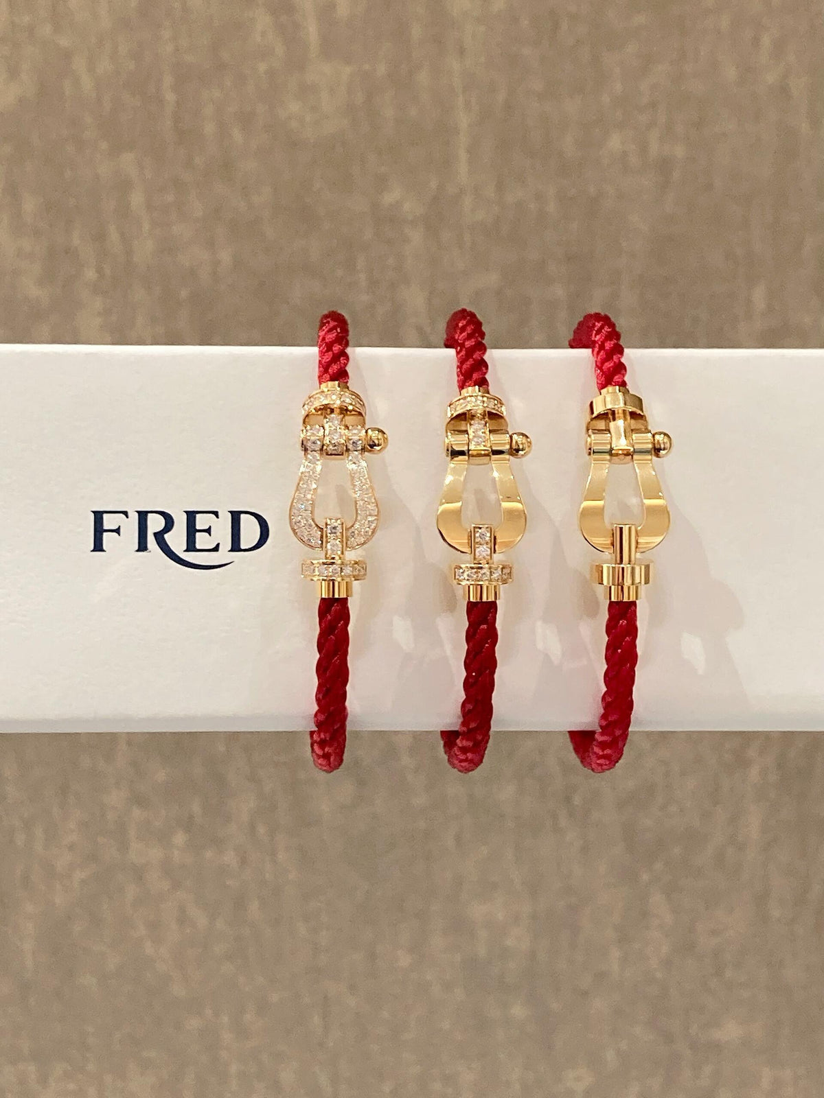 FRED 그녀를 사랑한다면 그녀에게 최선을 다하세요! 빨간 밧줄 천장!