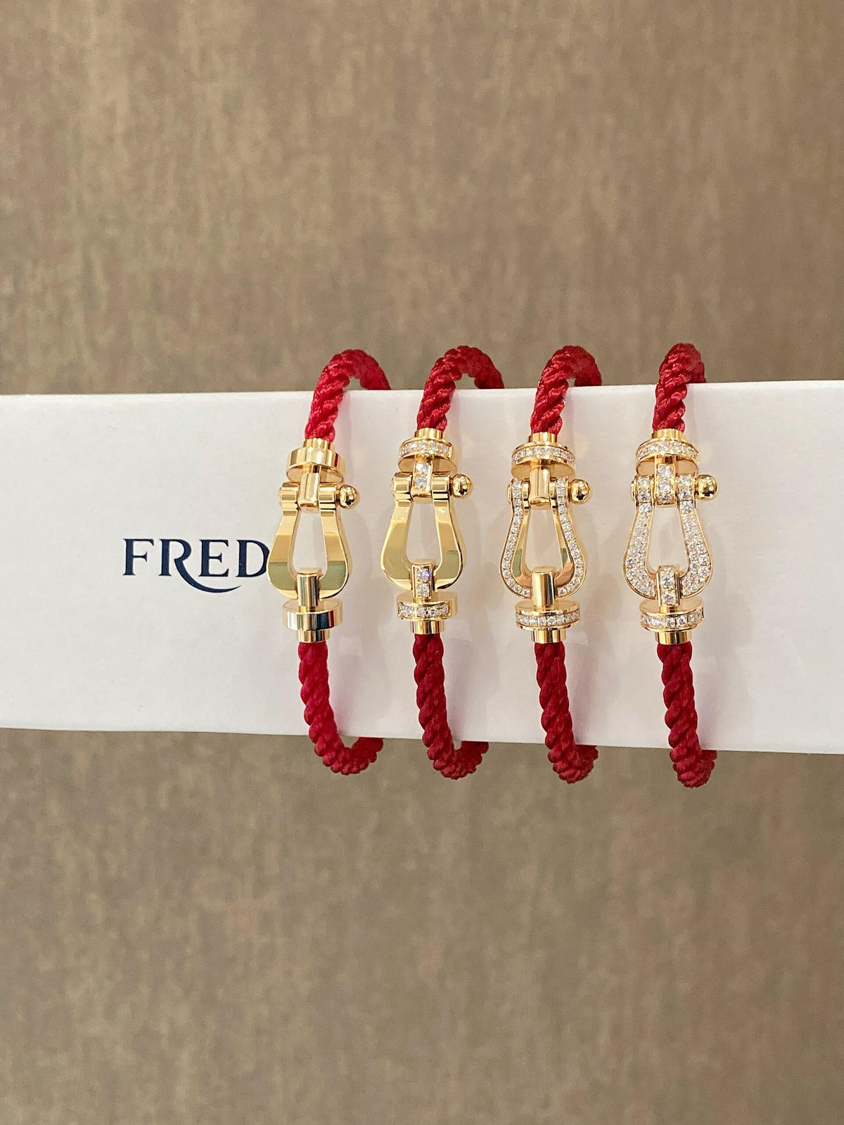 FRED 빨간 밧줄 세계의 천장이 다가온다! ! ! FRED Feiden 말의 해 빨간 밧줄
