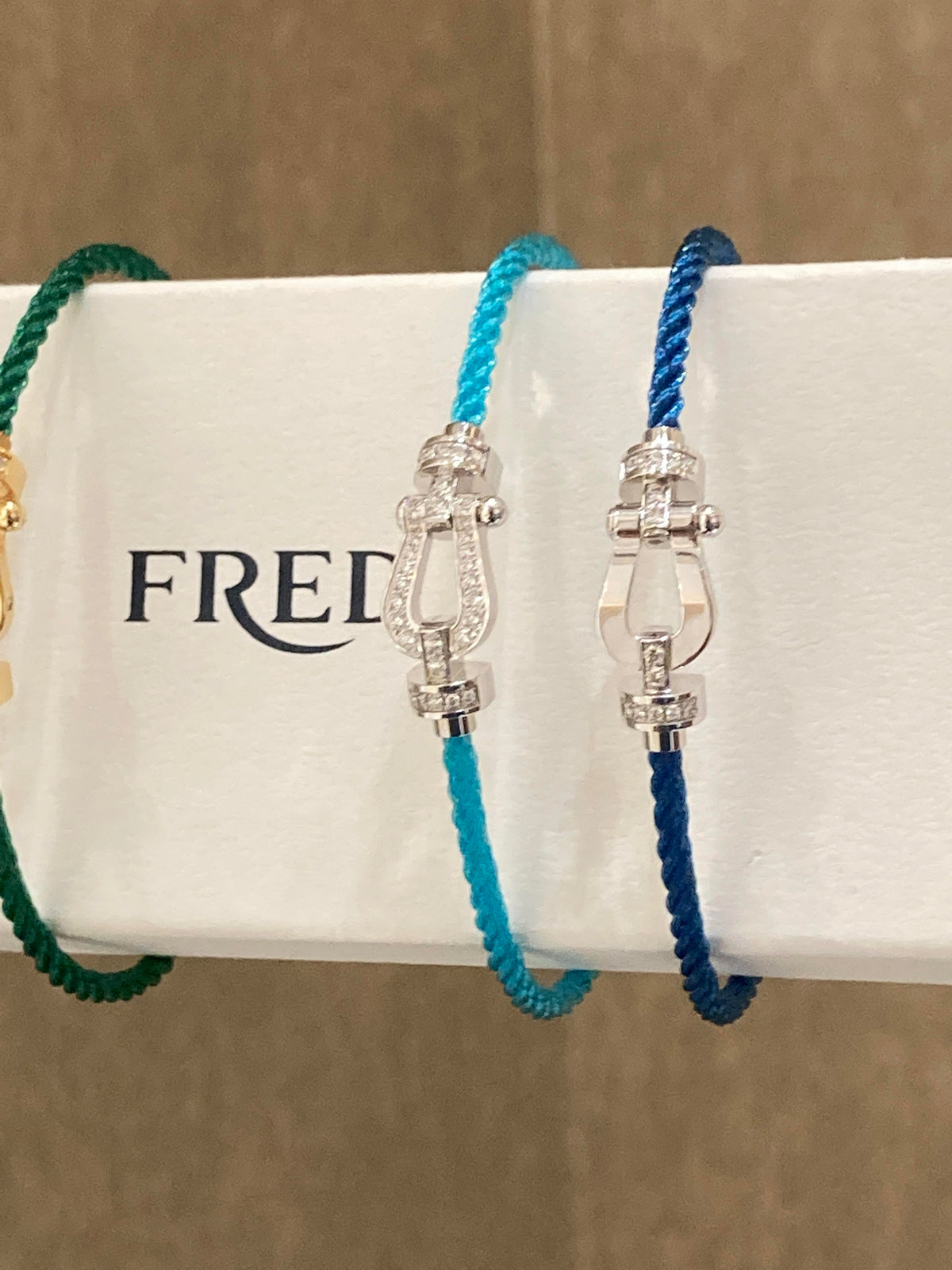 FRED 🌊여름을 상큼하게 해주는 블루 컬러에 푹 빠져보세요! 프레드 팔찌