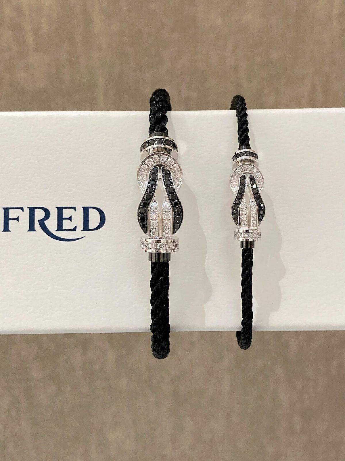 FRED 🐼시대를 초월한 클래식 팬더 컬러! FRED 무한한 행운