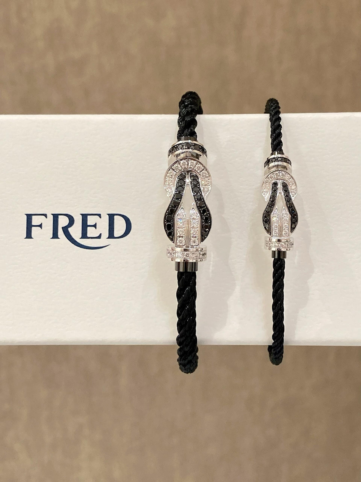 FRED 🐼시대를 초월한 클래식 팬더 컬러! FRED 무한한 행운