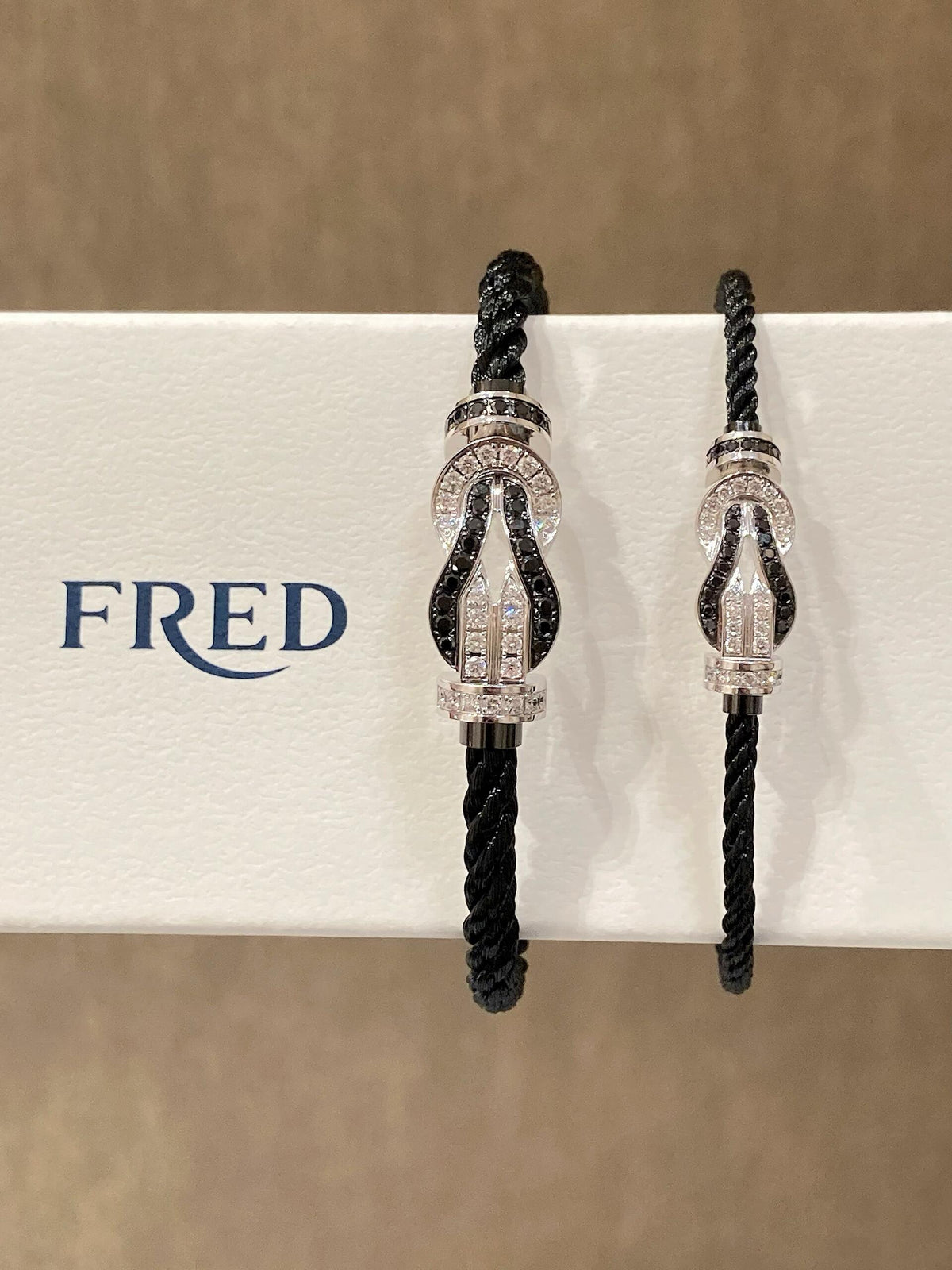 FRED 🐼시대를 초월한 클래식 팬더 컬러! FRED 무한한 행운