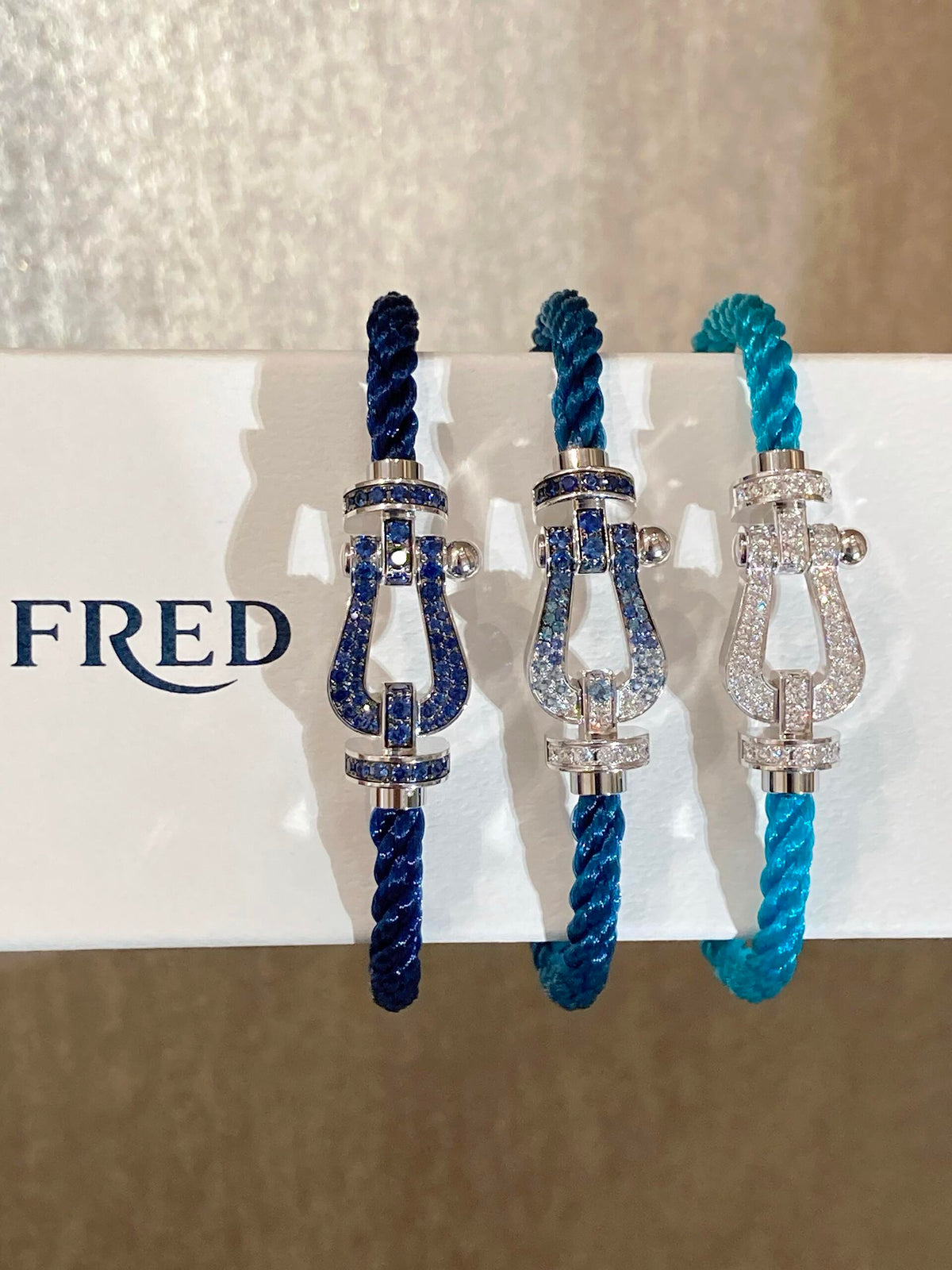 FRED 💙저항할 수 없는 블루, 자유롭고 로맨틱한! 포스 10 시리즈
